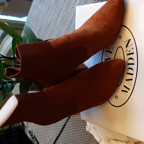 Steve Madden boots. - Picture 2 of 4